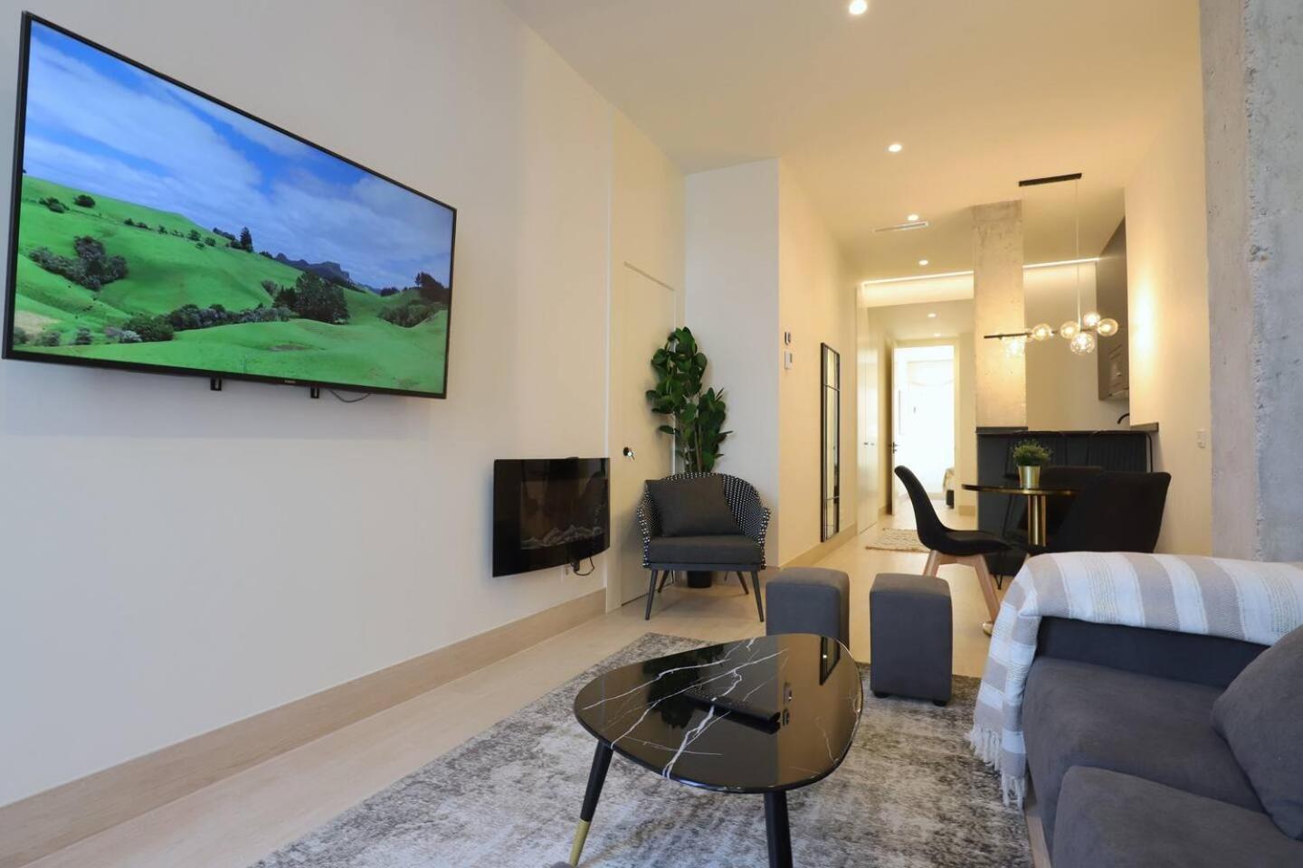 Apartamentos Orilla Del Bernabeu Madrid Exterior photo