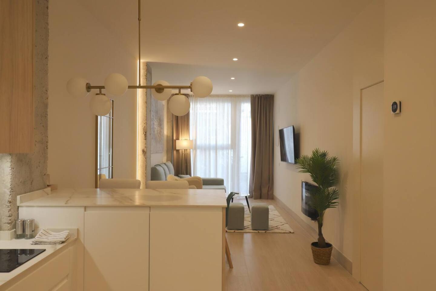 Apartamentos Orilla Del Bernabeu Madrid Exterior photo