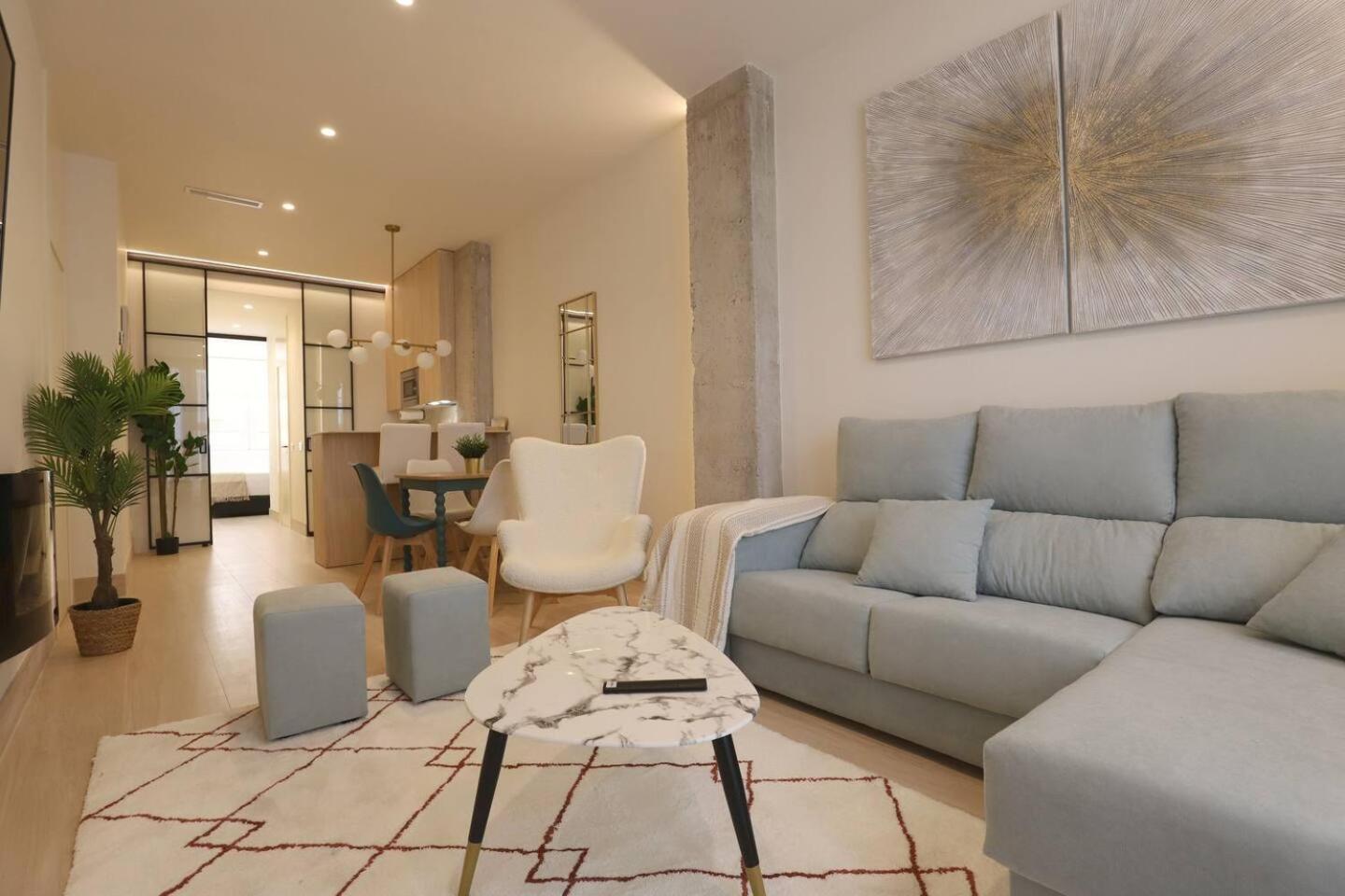 Apartamentos Orilla Del Bernabeu Madrid Exterior photo