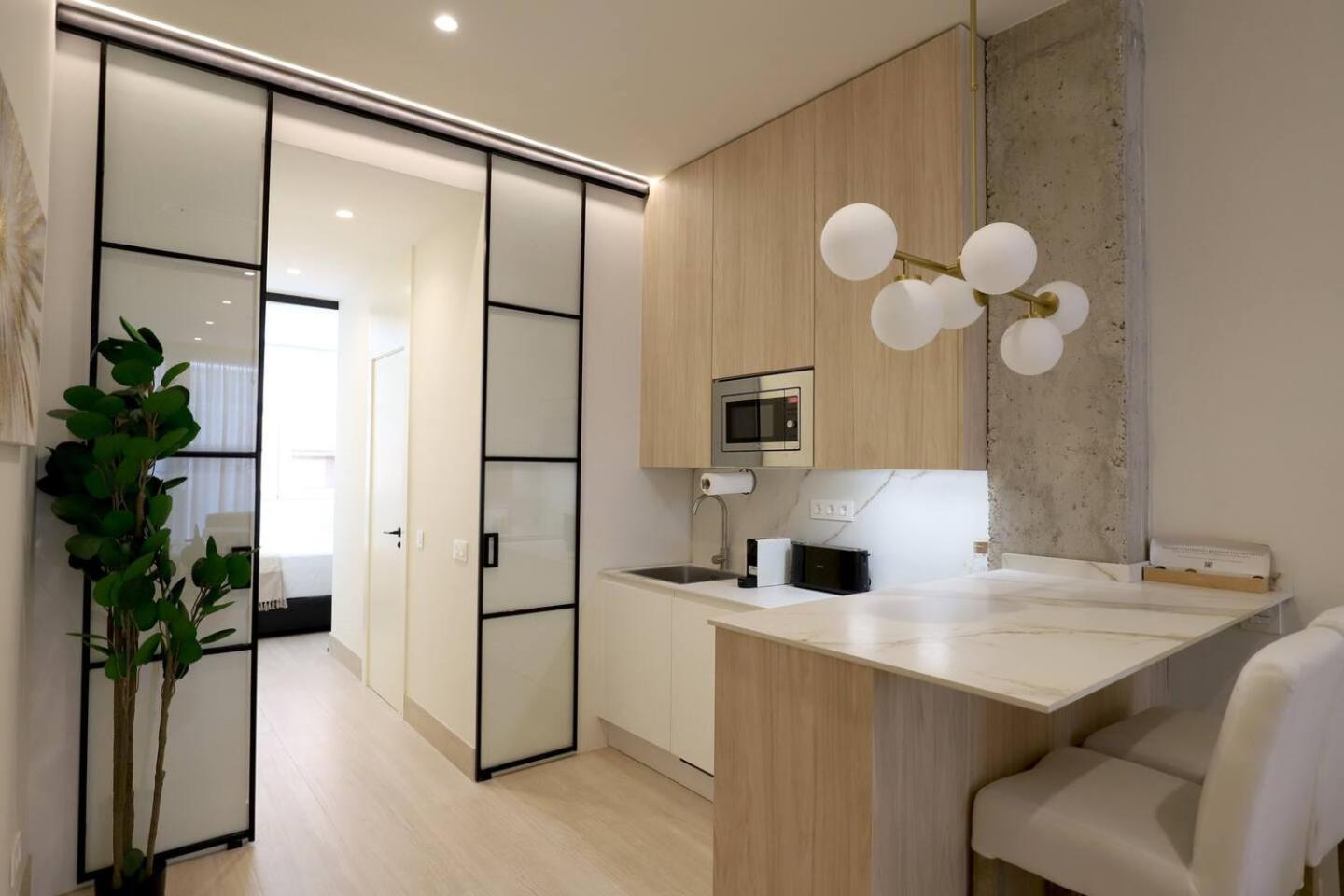 Apartamentos Orilla Del Bernabeu Madrid Exterior photo