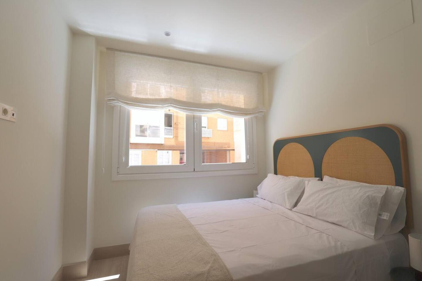 Apartamentos Orilla Del Bernabeu Madrid Exterior photo