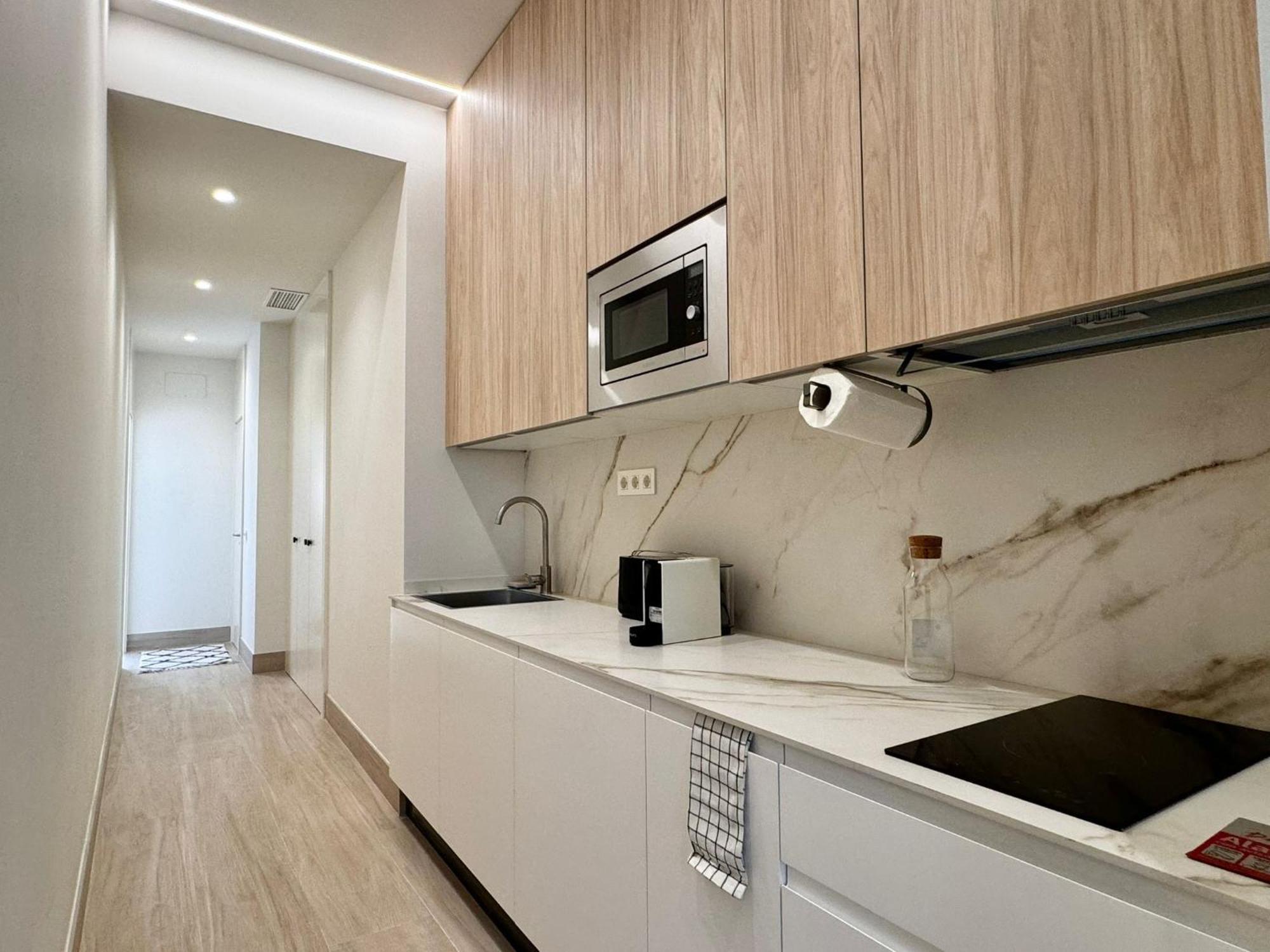 Apartamentos Orilla Del Bernabeu Madrid Exterior photo