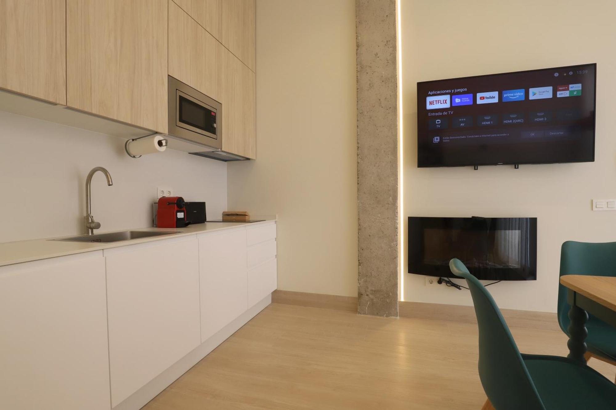 Apartamentos Orilla Del Bernabeu Madrid Exterior photo